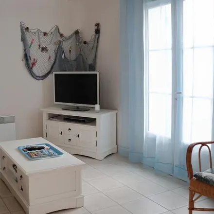 Rent this 3 bed house on 85520 Jard-sur-Mer