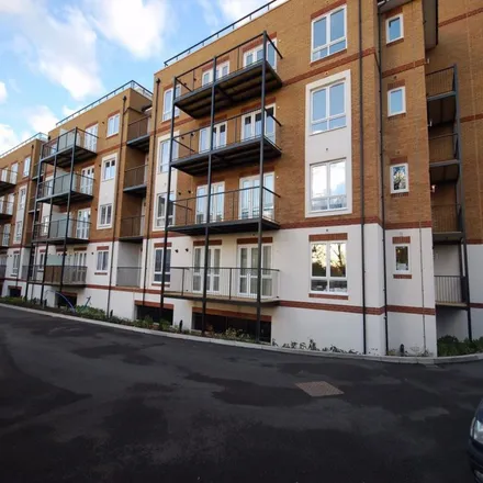 Rent this 1 bed apartment on Radcliffe House in 3 Worcester Close, London