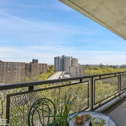 Image 3 - 650 West 239th Street, New York, NY 10463, USA - Apartment for sale