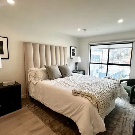 Rent this 2 bed apartment on 749 North Alfred Street in Los Angeles, CA 90069