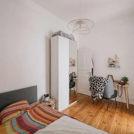 Rent this 7 bed apartment on Cafeteria Alegre in Rua dos Lusíadas, 1300-998 Lisbon