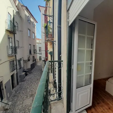 Image 3 - Beco da Lapa, 1100-331 Lisbon, Portugal - Apartment for rent