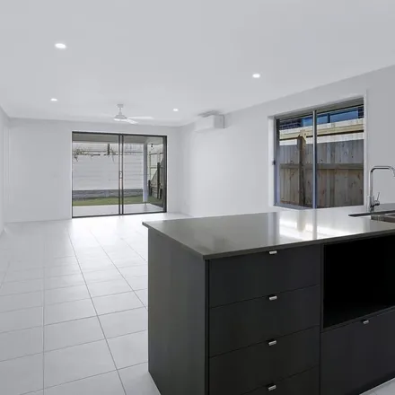 Image 4 - East Beaumont Road, Park Ridge QLD 4125, Australia - Apartment for rent