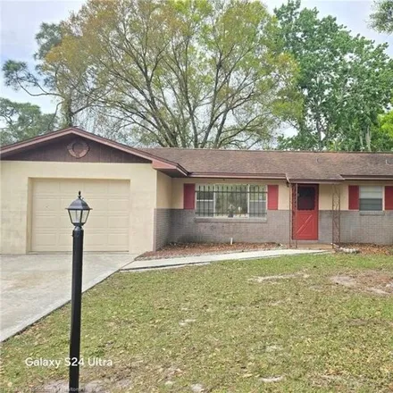 Rent this 2 bed house on 757 Memorial Drive in Sebring, FL 33870
