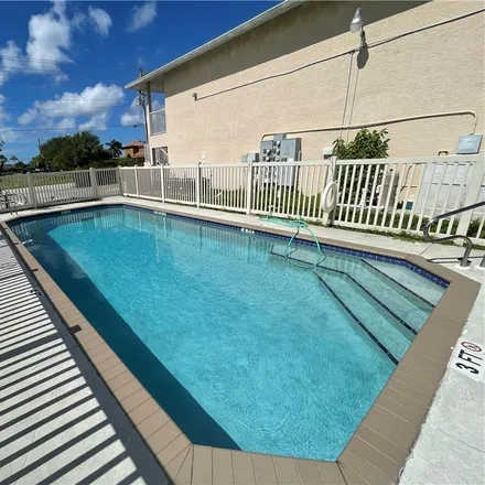 Image 2 - 621 Southwest 47th Terrace, Cape Coral, FL 33914, USA - Condo for rent