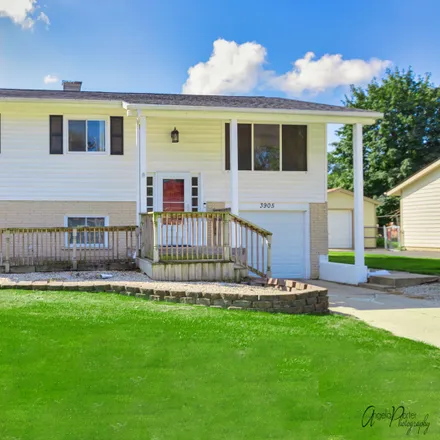 Buy this 4 bed house on 3905 Maple Avenue in McHenry, IL 60050