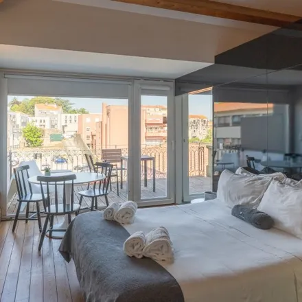 Rent this studio apartment on Lar de Idosos de São Lázaro in Rua das Fontainhas, 4000-422 Porto