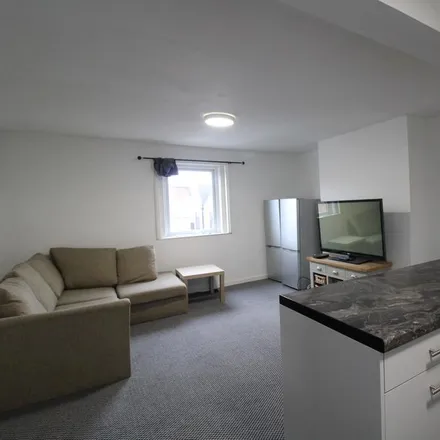 Rent this 5 bed apartment on The Monty Hind Centre in Leen Gate, Nottingham