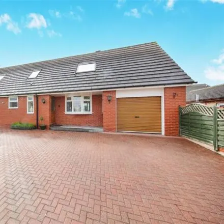 Buy this 2 bed house on Delph Bank in Birdholme, S40 3RN