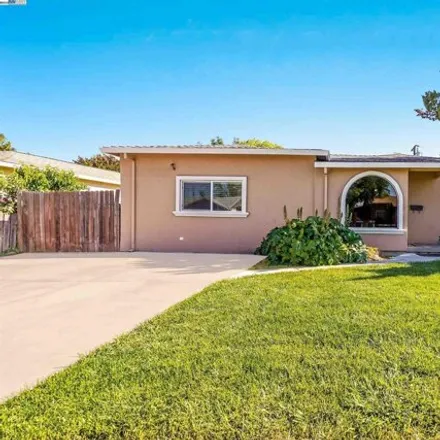 Buy this 3 bed house on 1419 Kentucky Street in Fairfield, CA 94533