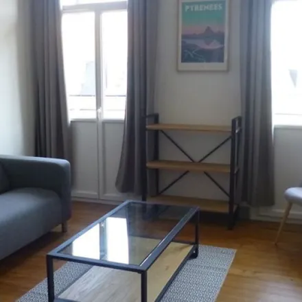 Image 1 - Tui, Rue de Liège, 64000 Pau, France - Apartment for rent