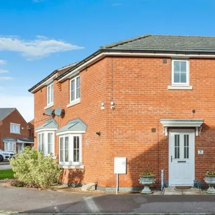 Buy this 3 bed duplex on Peters Close in Blaby, LE19 2AF