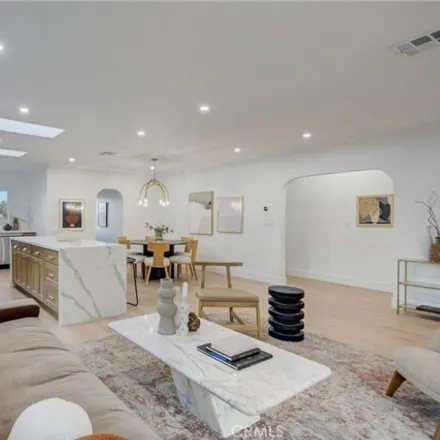 Image 7 - 2127 Montana Street, Los Angeles, CA 90026, USA - House for sale