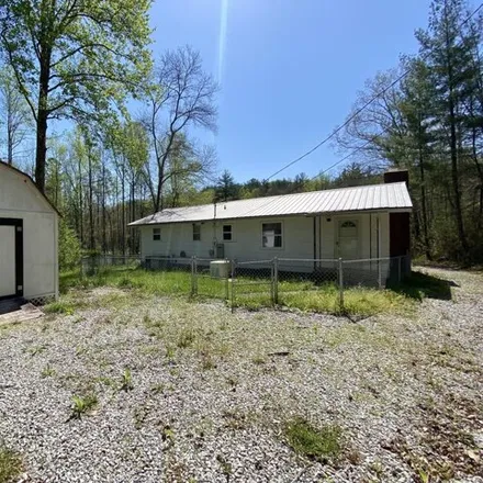 Image 7 - 1892 Airport Road, Pine Orchard, Morgan County, TN 37829, USA - House for sale