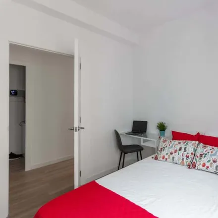 Rent this 7 bed room on Carrer de Bonavista in 08001 Barcelona, Spain