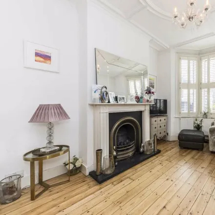 Image 2 - 41 Overdale Road, London, W5 4TU, United Kingdom - Townhouse for rent
