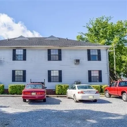 Rent this 1 bed apartment on 139 East Gray Street in Gallatin, TN 37066
