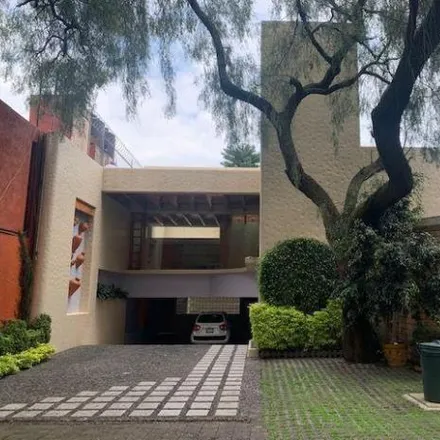 Buy this 3 bed house on Callejón Segundo Niños Héroes in Colonia Santa María Tepepan, 16020 Mexico City