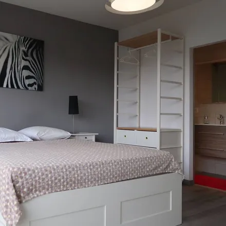 Rent this 3 bed apartment on Geneva