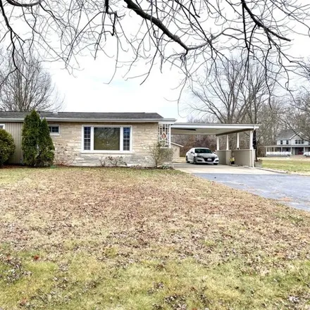 Buy this 3 bed house on 1234 Pin Oak Lane in Benton, IL 62812