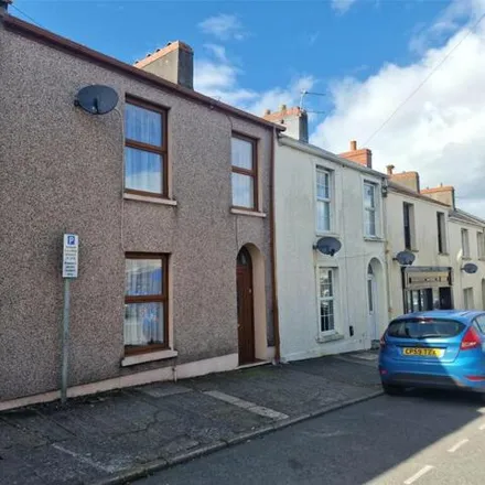 Image 1 - Laws St, Laws Street, Pennar, SA72 6DL, United Kingdom - Townhouse for sale