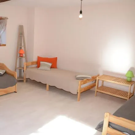 Rent this 3 bed house on Route de Gibles in 71800 Colombier-en-Brionnais, France