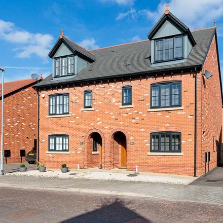 Rent this 4 bed duplex on Holly Close in Holmes Chapel, CW4 8AE