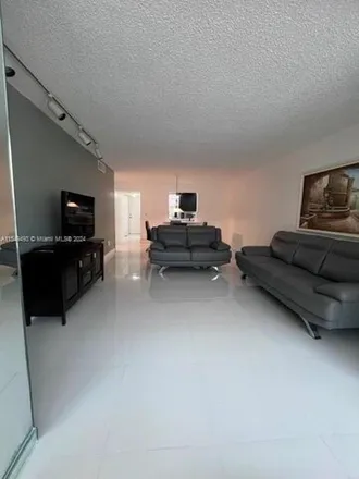 Image 5 - 3228 Somerset Drive, Lauderdale Lakes, FL 33311, USA - Condo for rent