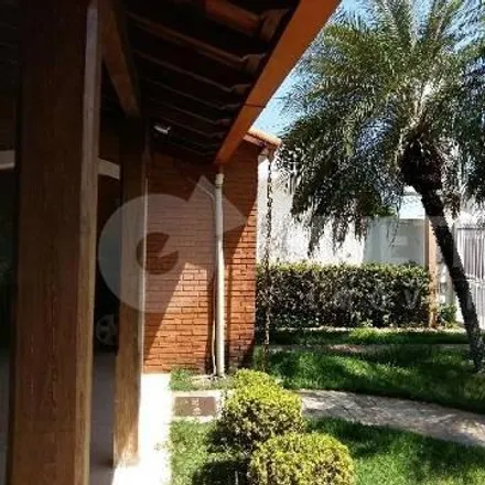 Rent this 3 bed house on Avenida Floriano Peixoto in Centro, Uberlândia - MG