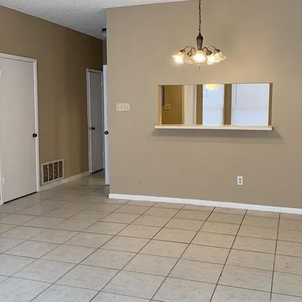 Image 6 - 12564 Brookglade Circle, Houston, TX 77099, USA - Apartment for rent