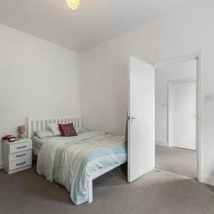 Image 7 - 22 Cato Road, London, SW4 7TW, United Kingdom - Townhouse for rent