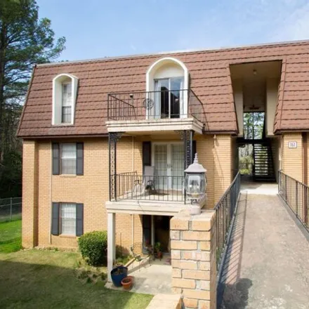 Buy this 2 bed condo on Foxcroft Street in Homewood, AL 35229