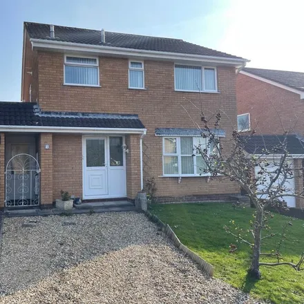 Rent this 4 bed house on 36 Southdown in Worle, BS22 6PE