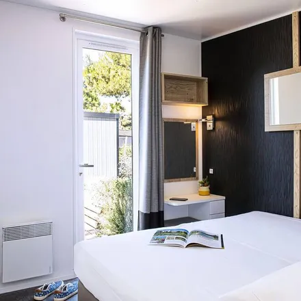 Rent this 3 bed house on Camping GCU de Vendres-Plage in Chemin des Montilles, 34350 Vendres