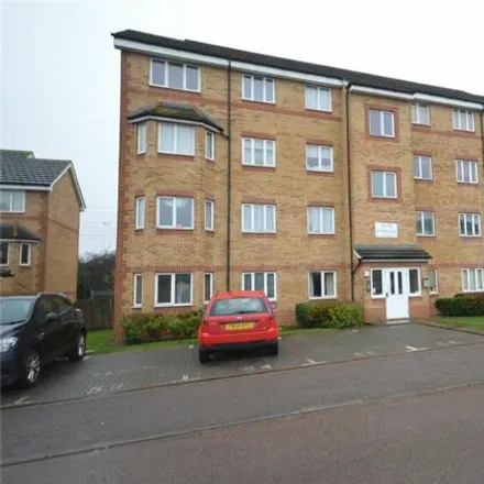 Rent this 2 bed room on Orchid Close in Luton, LU3 3EX