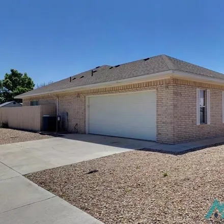 Image 4 - Bullock Avenue, Artesia, NM 88210, USA - House for rent