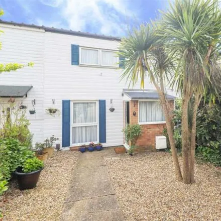 Buy this 2 bed townhouse on Shorediche Close in London, UB10 8EB
