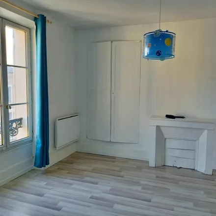 Rent this 3 bed apartment on Rue des Caves in 77820 Le Châtelet-en-Brie, France