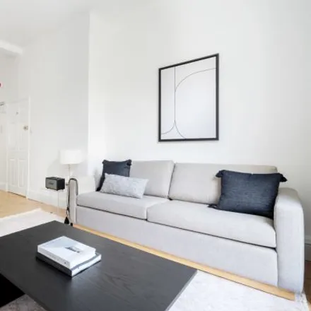 Image 2 - 22-24 Monmouth Road, London, W2 4UU, United Kingdom - Apartment for rent