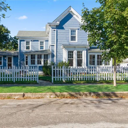 Rent this 5 bed house on 37 1st Street in Lorenz Park, Greenport