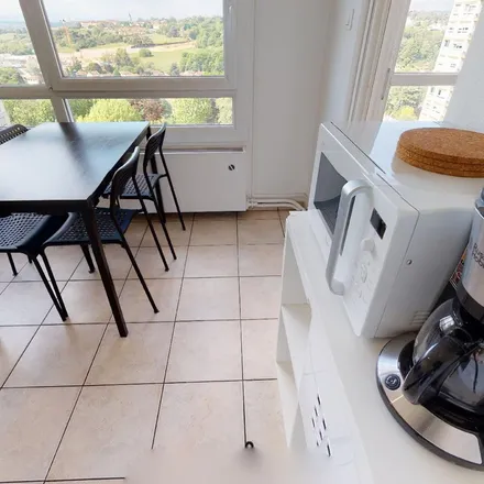 Rent this 3 bed apartment on 19 Boulevard de l'Europe in 69600 Oullins, France