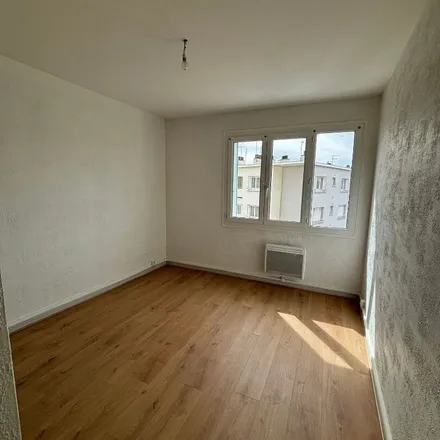 Rent this 4 bed apartment on 14 Rue Carnot in 26500 Bourg-lès-Valence, France