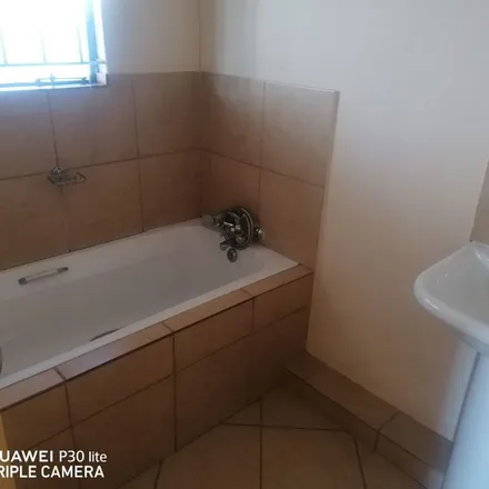 Image 5 - Mahube Vally Scondary School, Hlekeni Street, Tshwane Ward 17, Gauteng, 0122, South Africa - Apartment for rent