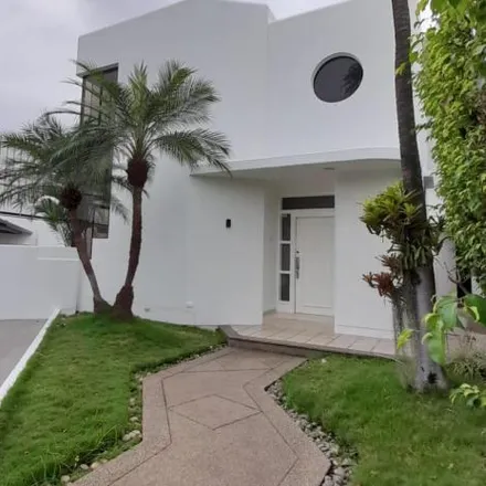 Rent this 3 bed house on Parqueo de Docentes in Celeste Blacio de Rendón, 092301