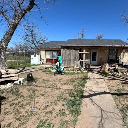 Buy this 3 bed house on 8 East 37th Street in San Angelo, TX 76903