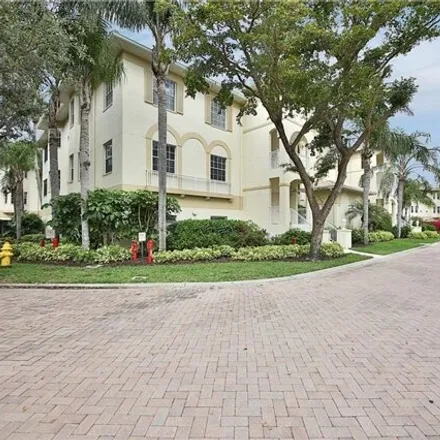 Image 2 - 827 Bentwater Circle, Pelican Bay, FL 34108, USA - Condo for rent