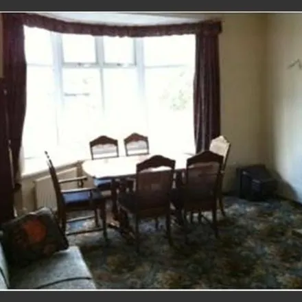 Image 5 - Fairmount, Oakfield Grove, Bradford, BD9 4PY, United Kingdom - Townhouse for rent