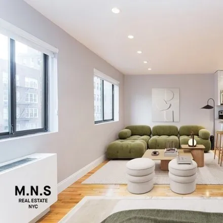 Rent this studio house on 309 West 30th Street in New York, NY 10001