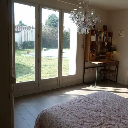 Rent this 3 bed house on 13940 Mollégès