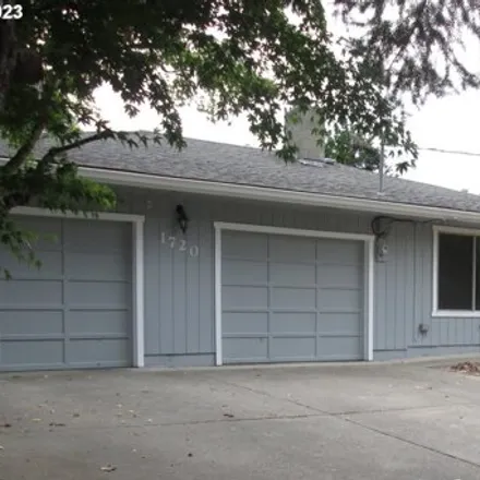 Buy this 3 bed house on 1730 Lela Lane in Fruitdale, Grants Pass